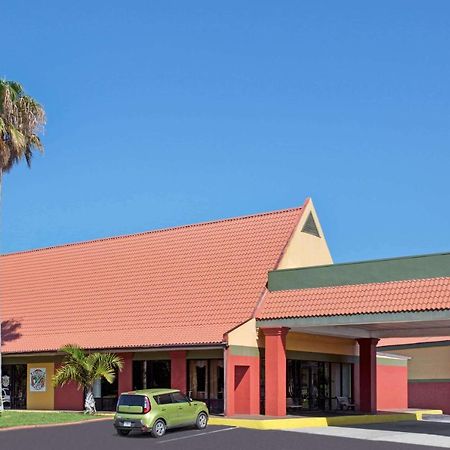 Days Inn By Wyndham Cocoa Cruiseport West At I-95/524 Buitenkant foto