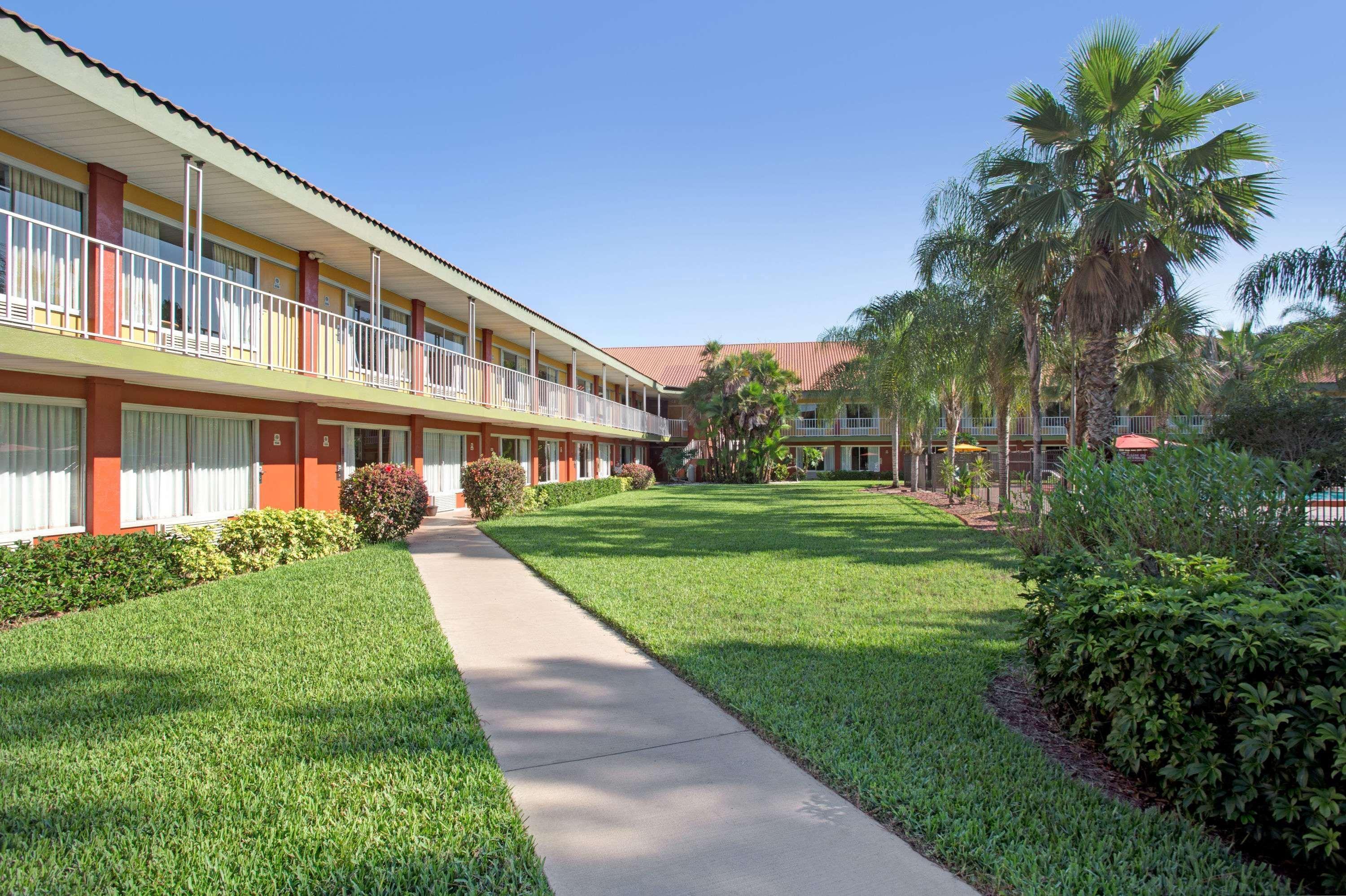 Days Inn By Wyndham Cocoa Cruiseport West At I-95/524 Buitenkant foto
