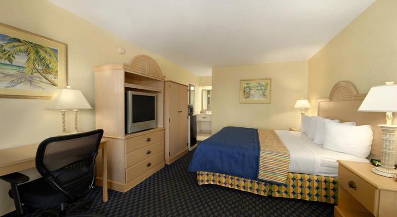 Days Inn By Wyndham Cocoa Cruiseport West At I-95/524 Buitenkant foto
