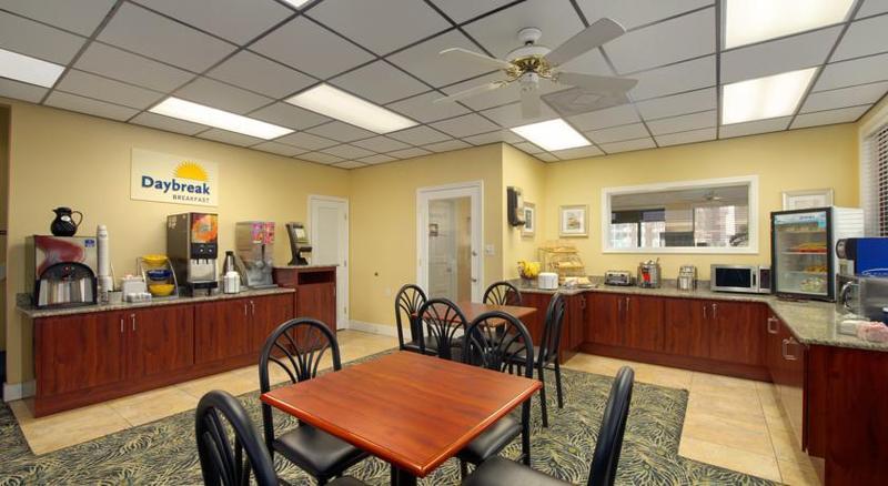 Days Inn By Wyndham Cocoa Cruiseport West At I-95/524 Buitenkant foto