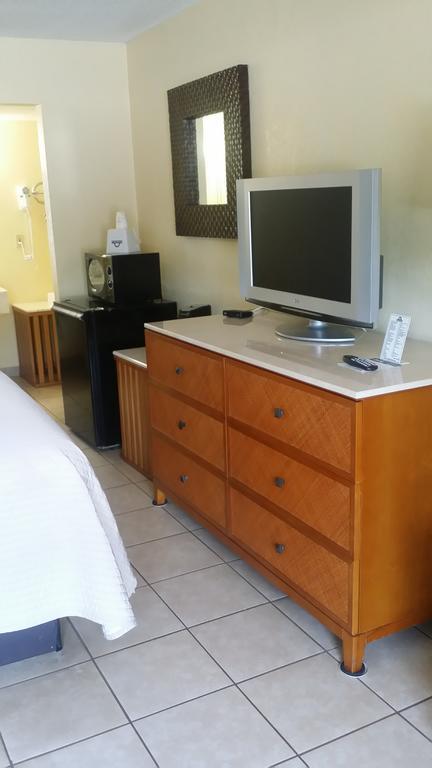 Days Inn By Wyndham Cocoa Cruiseport West At I-95/524 Buitenkant foto