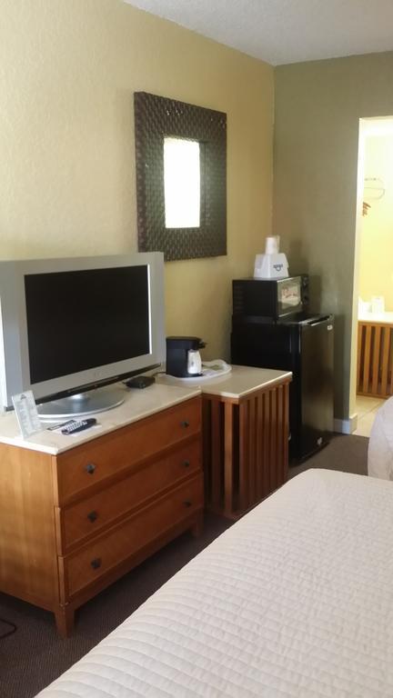 Days Inn By Wyndham Cocoa Cruiseport West At I-95/524 Buitenkant foto