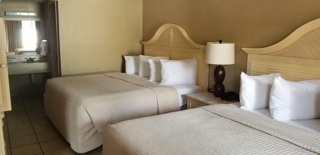 Days Inn By Wyndham Cocoa Cruiseport West At I-95/524 Buitenkant foto